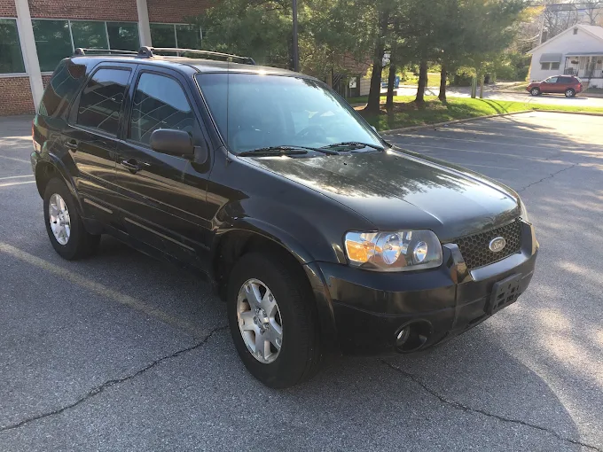 Used Ford Escape SUV bought for cash in St. Louis